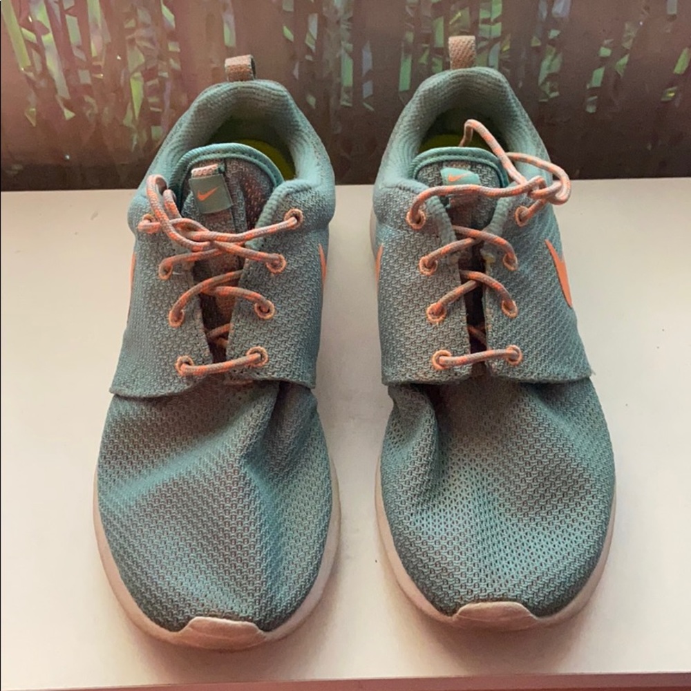COPY - Nike Tennis shoes